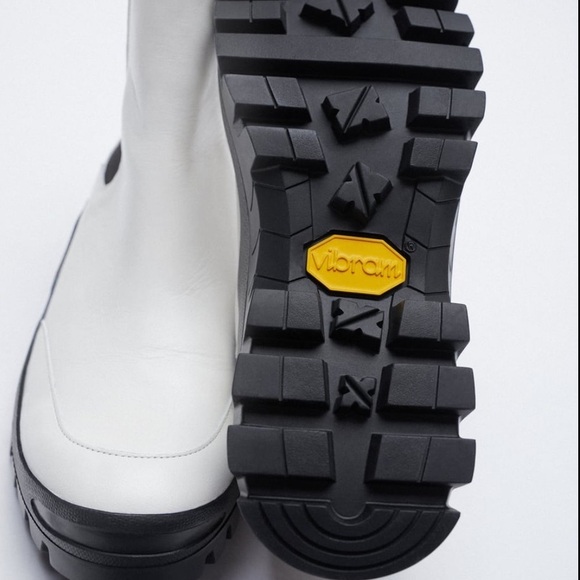 ZARA BNWT Low Heel Vibram Sole Leather Ankle Boots - Picture 7 of 10